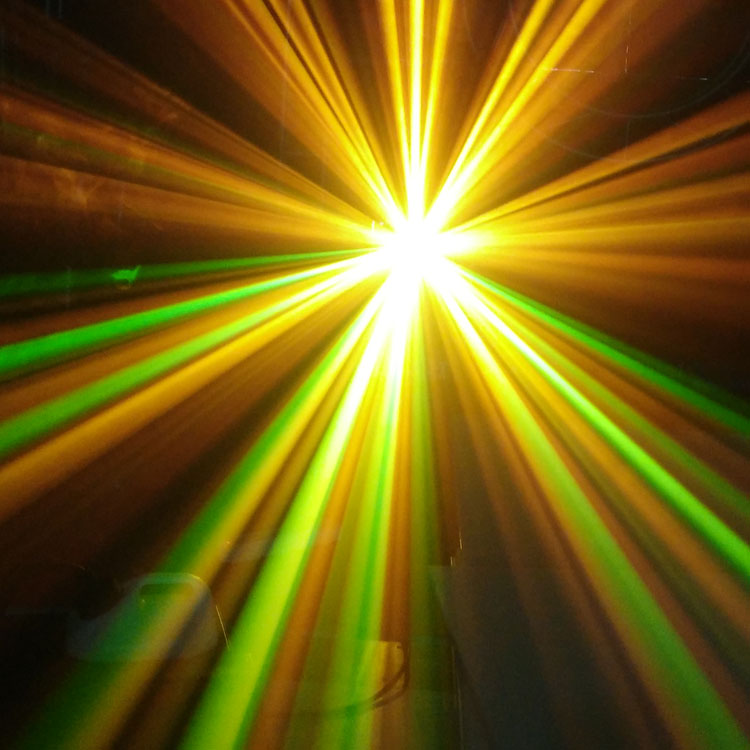 How the light beam is broken？